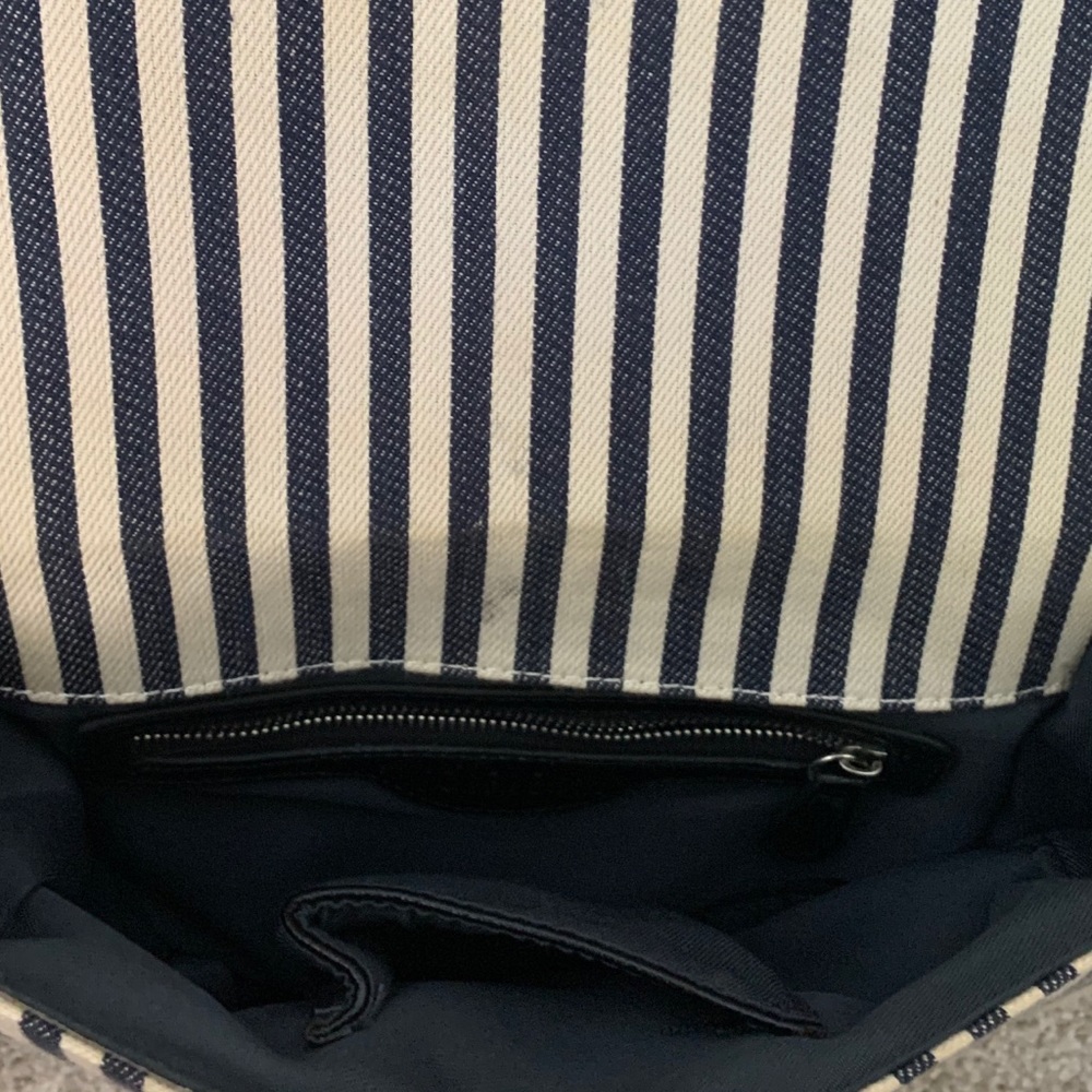Purse - Picture 5 of 6